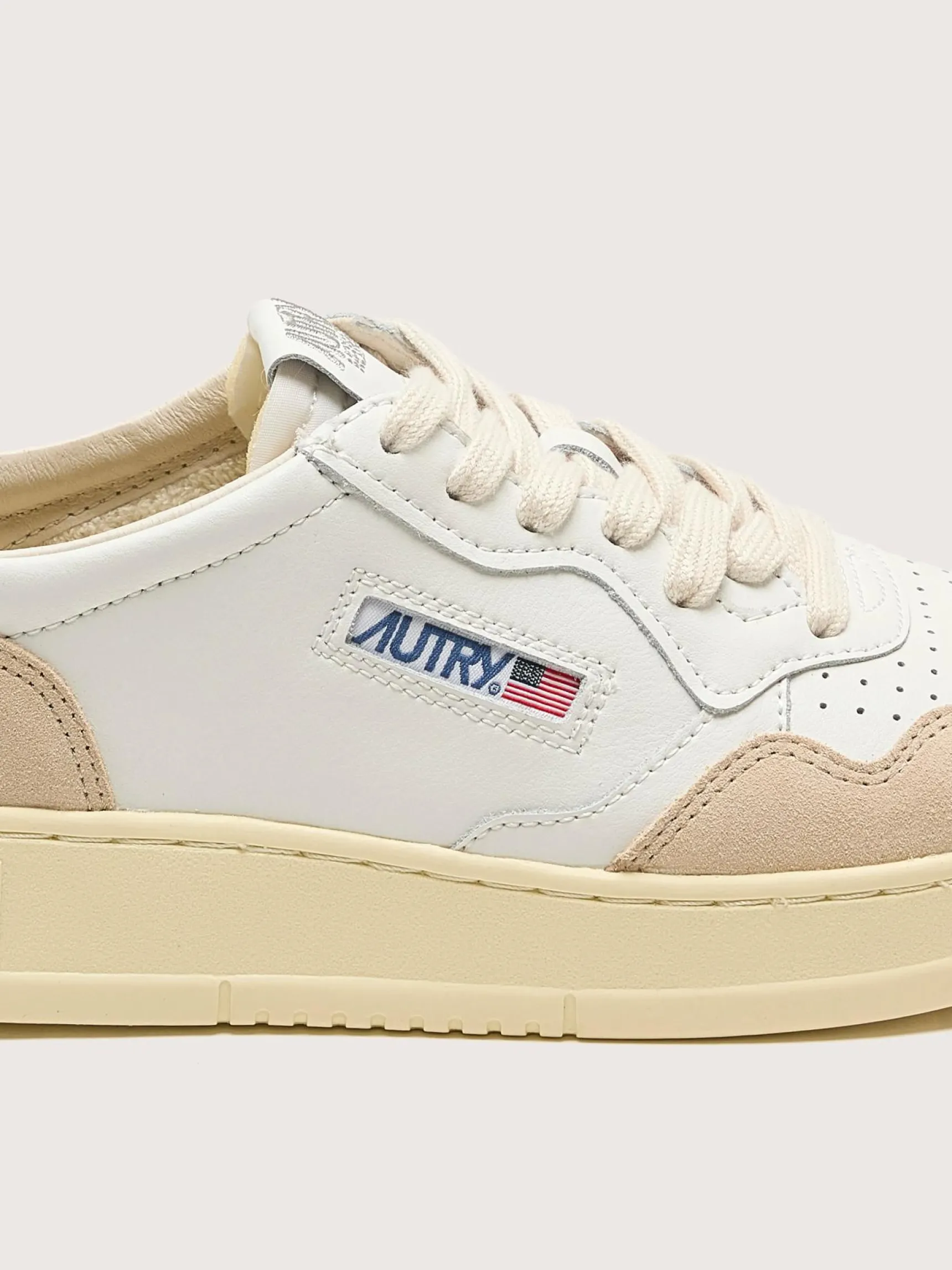 autry-medalist-low-voor-vrouwe-IMpjGIUu-4.webp Hot Autry Medalist Low Voor Vrouwen