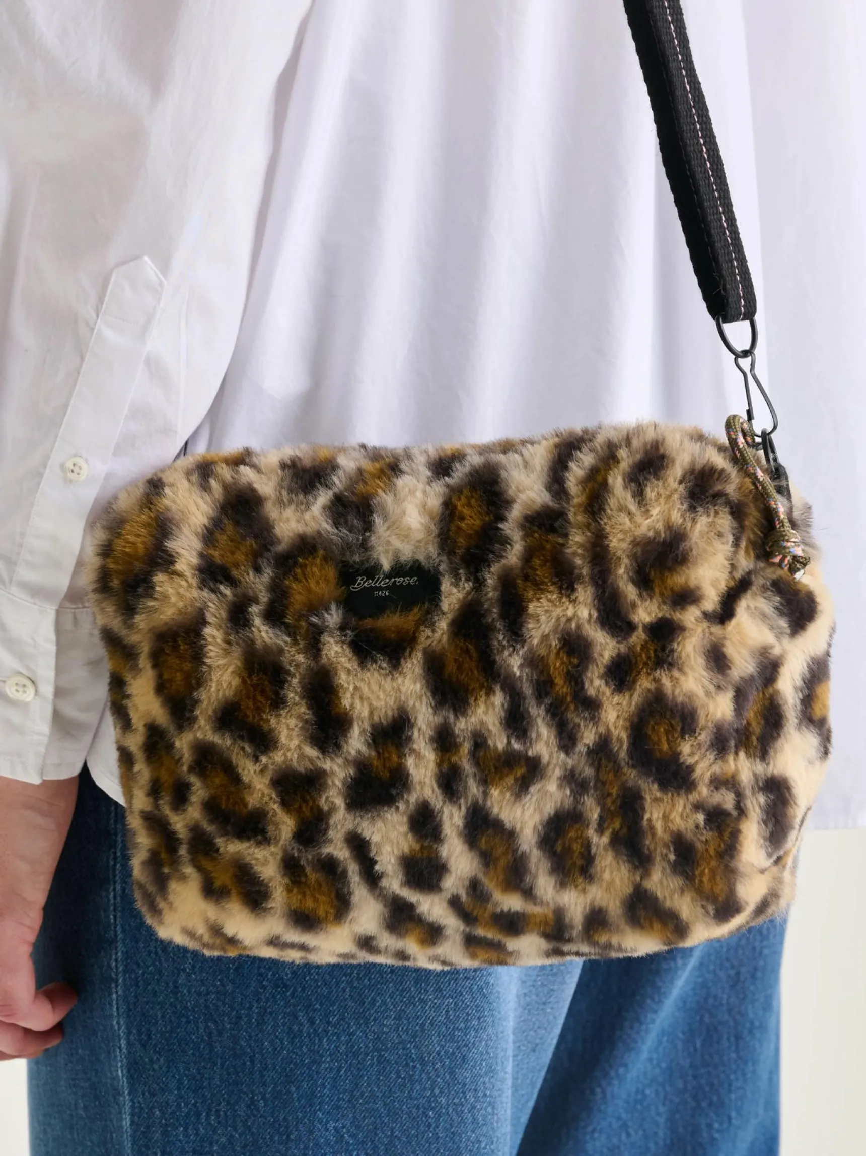 hanomy-tas-met-rits-MyhyzeIf-2.webp Discount Bellerose Hanomy Tas Met Rits Coffee / Oatmeal