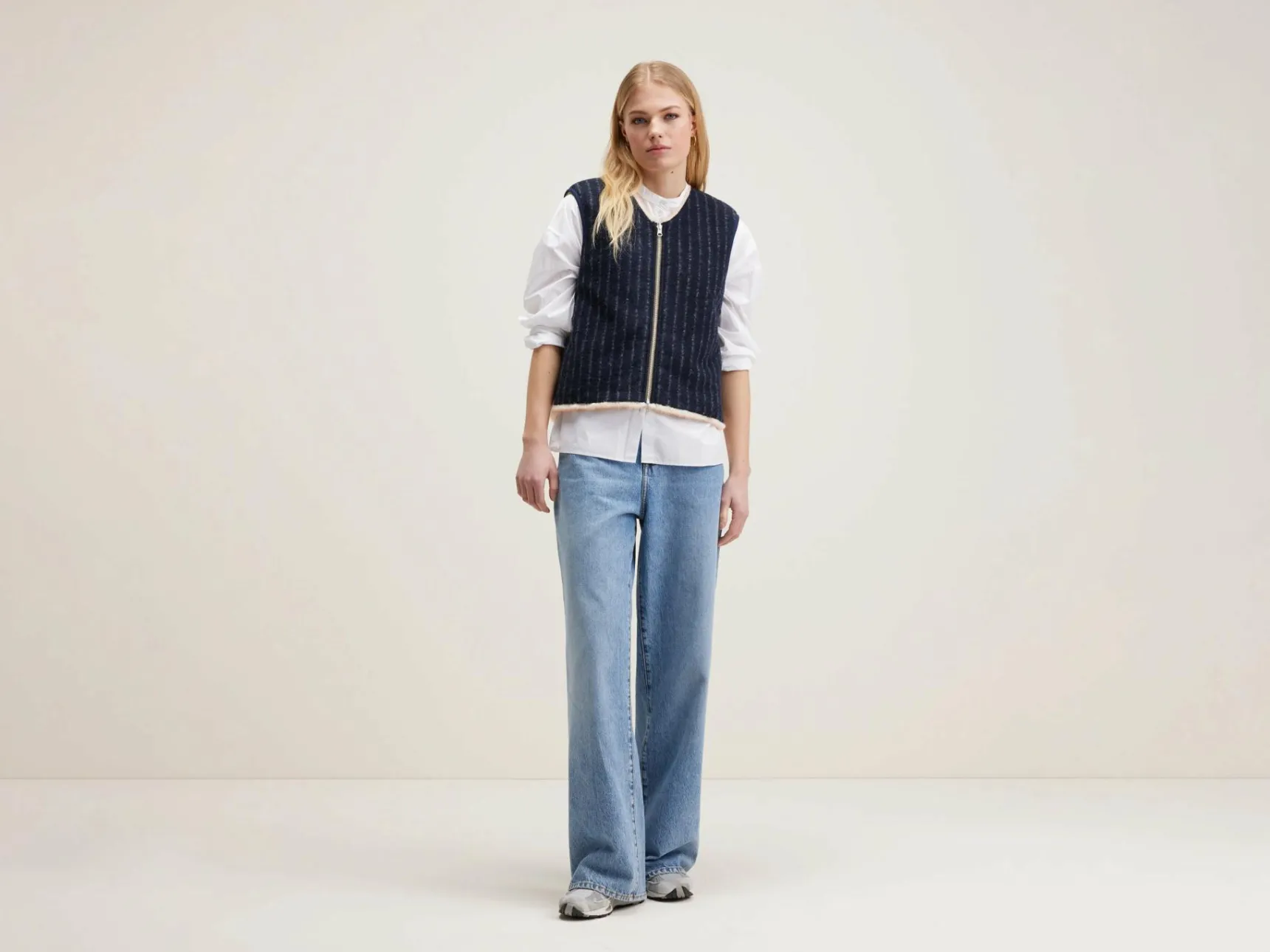 hess-mouwloze-jas-txoyFEor-0.webp Online Bellerose Hess Mouwloze Jas Black