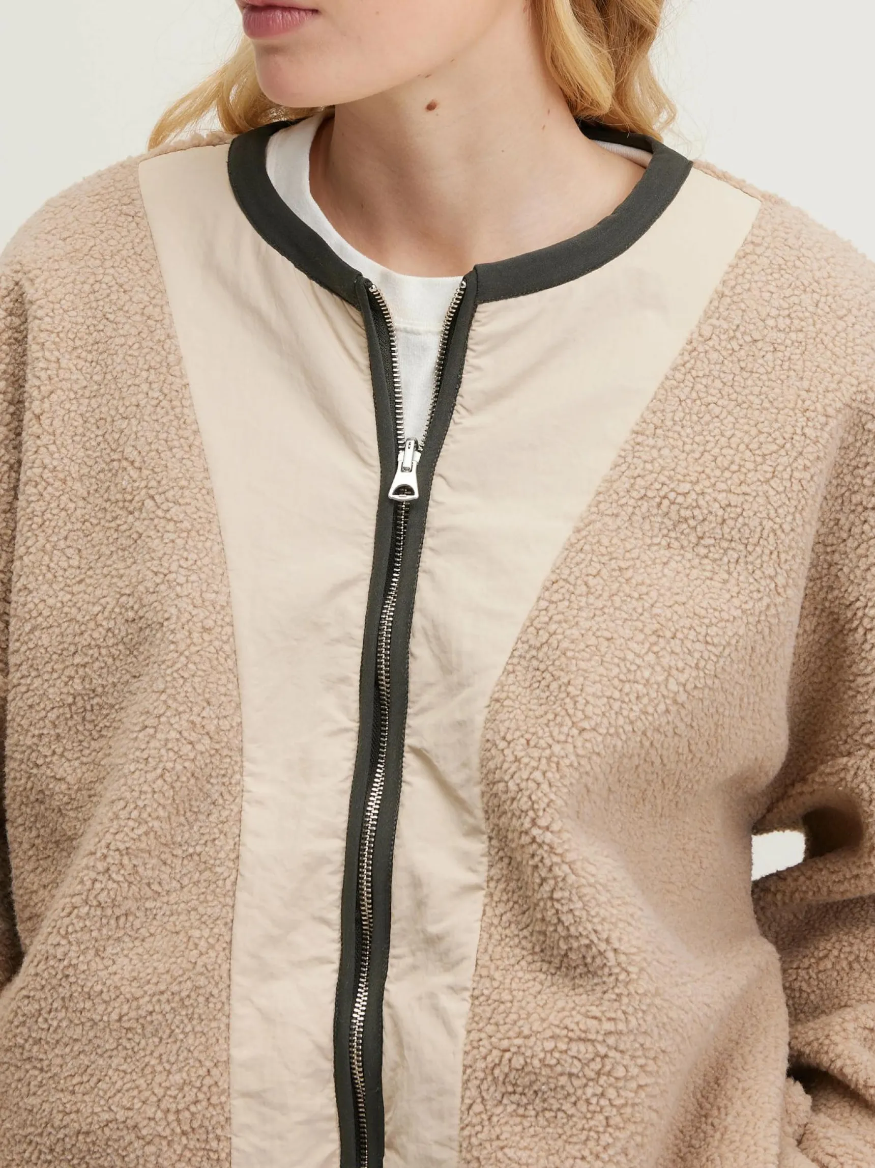 janice-teddy-jas-gVHVXhlZ-6.webp Best Bellerose Janice Teddy Jas Earth