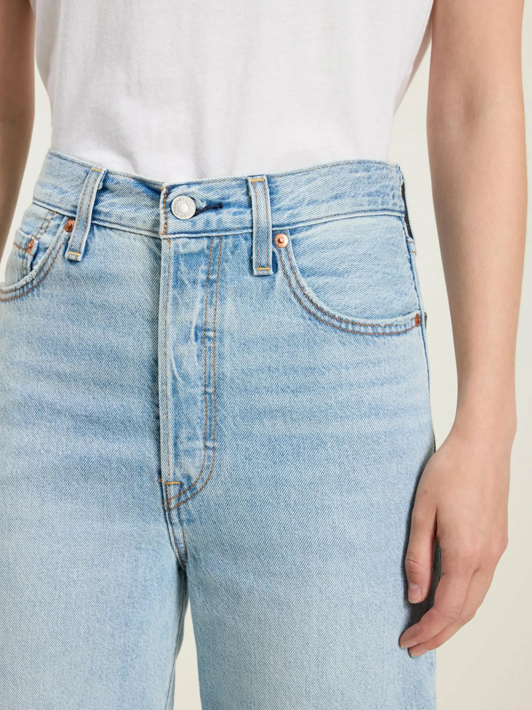 levis-ribcage-straight-ankle-j-DuAUEpCq-4.webp New Levi's® Ribcage Straight Ankle Jeans