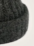 liote-gebreide-muts-ZLbgPtYG-0.webp