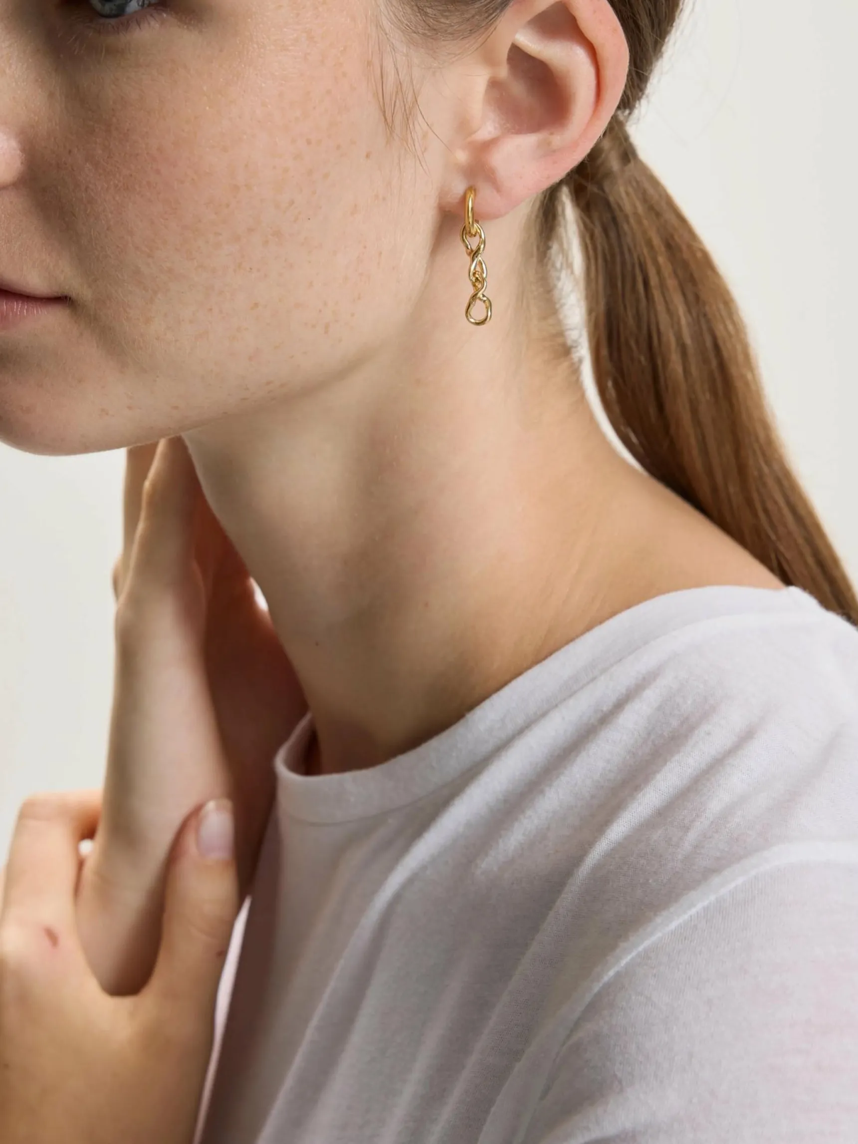 maria-black-selene-charm-oorbe-gITYleEZ-2.webp New Maria Black Selene Charm Oorbel