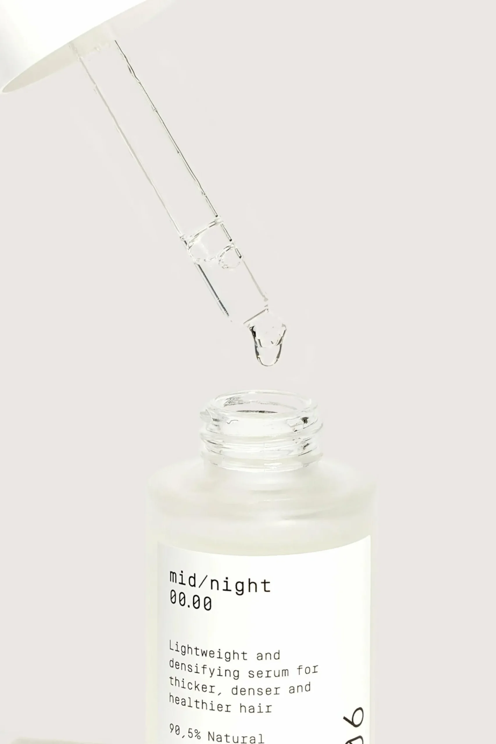 midnight-0000-hoofdhuid-druppe-KmfNkGxA-2.webp Fashion Mid.night Cosmetics MID/NIGHT 00.00 Hoofdhuid Druppels 00.06