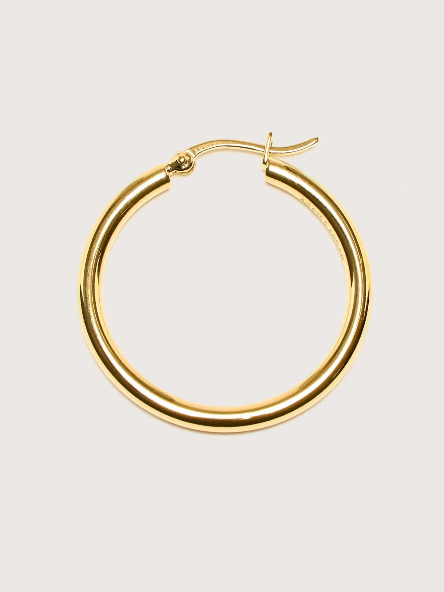 ragbag-oda-grote-goude-oorring-lKIkVUfN-2.webp Clearance Ragbag Studio RAGBAG Oda Grote Goude Oorringen