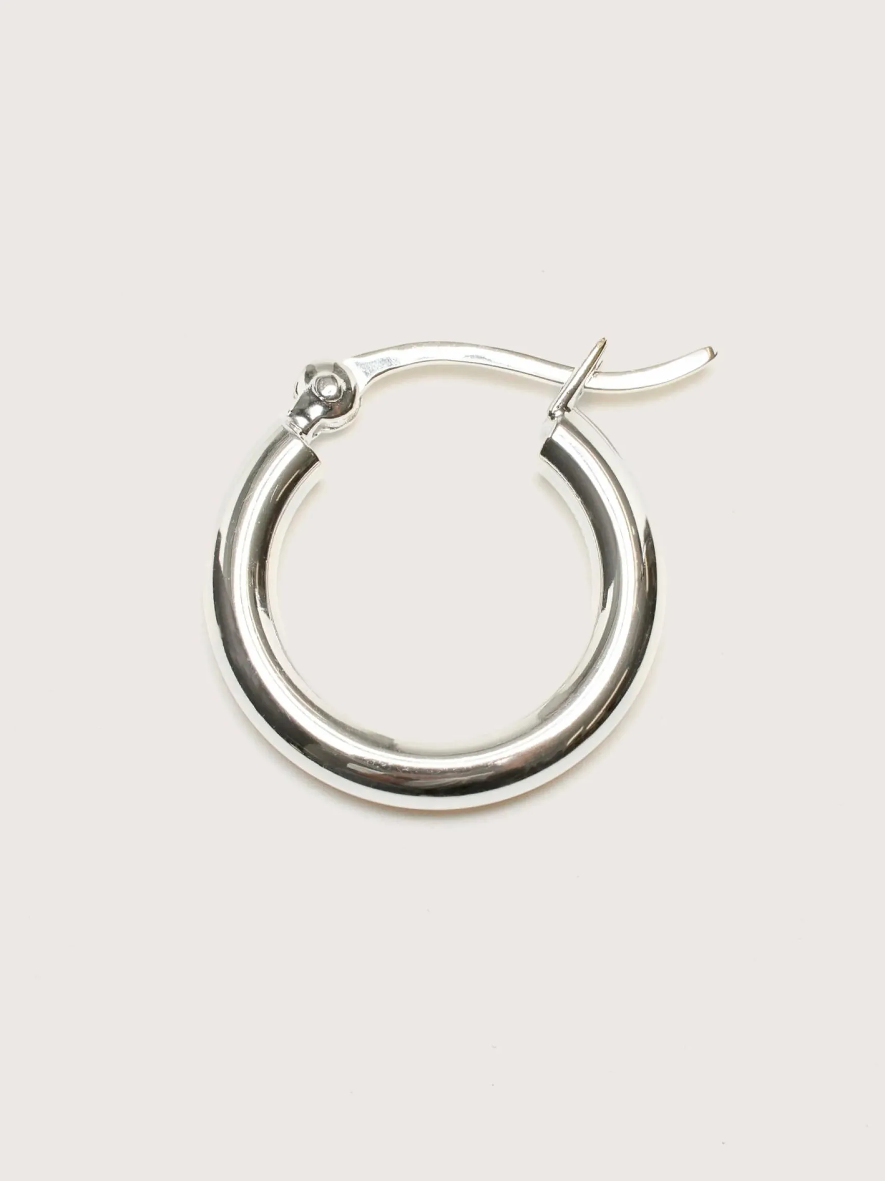 ragbag-oda-kleine-zilveren-oor-wsjsjTIq-2.webp Hot Ragbag Studio RAGBAG Oda Kleine Zilveren Oorringen