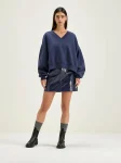 varola-v-hals-sweatshirt-hUdISBIb-0.webp