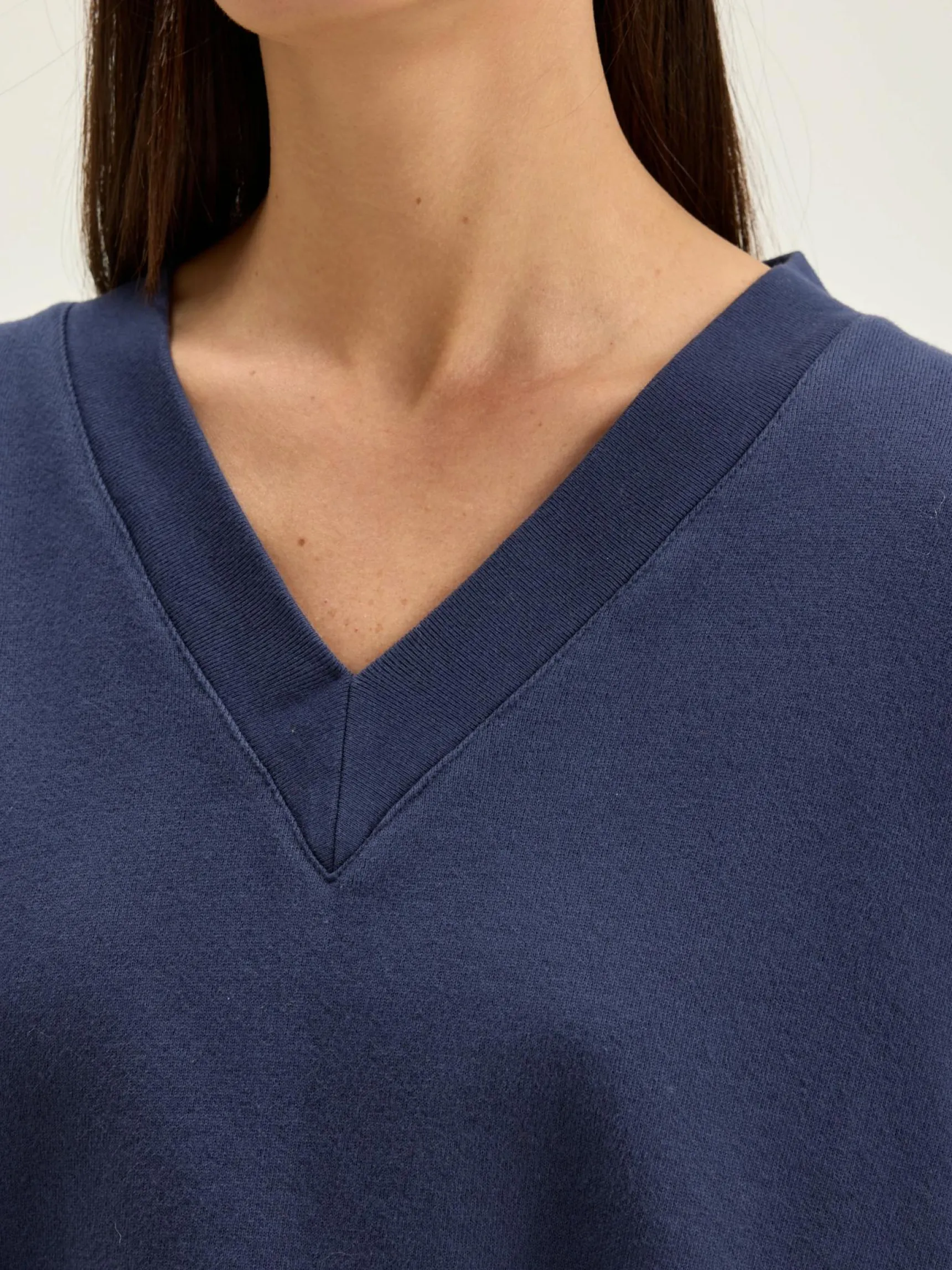 varola-v-hals-sweatshirt-hUdISBIb-4.webp Fashion Bellerose Varola V-hals Sweatshirt Naval