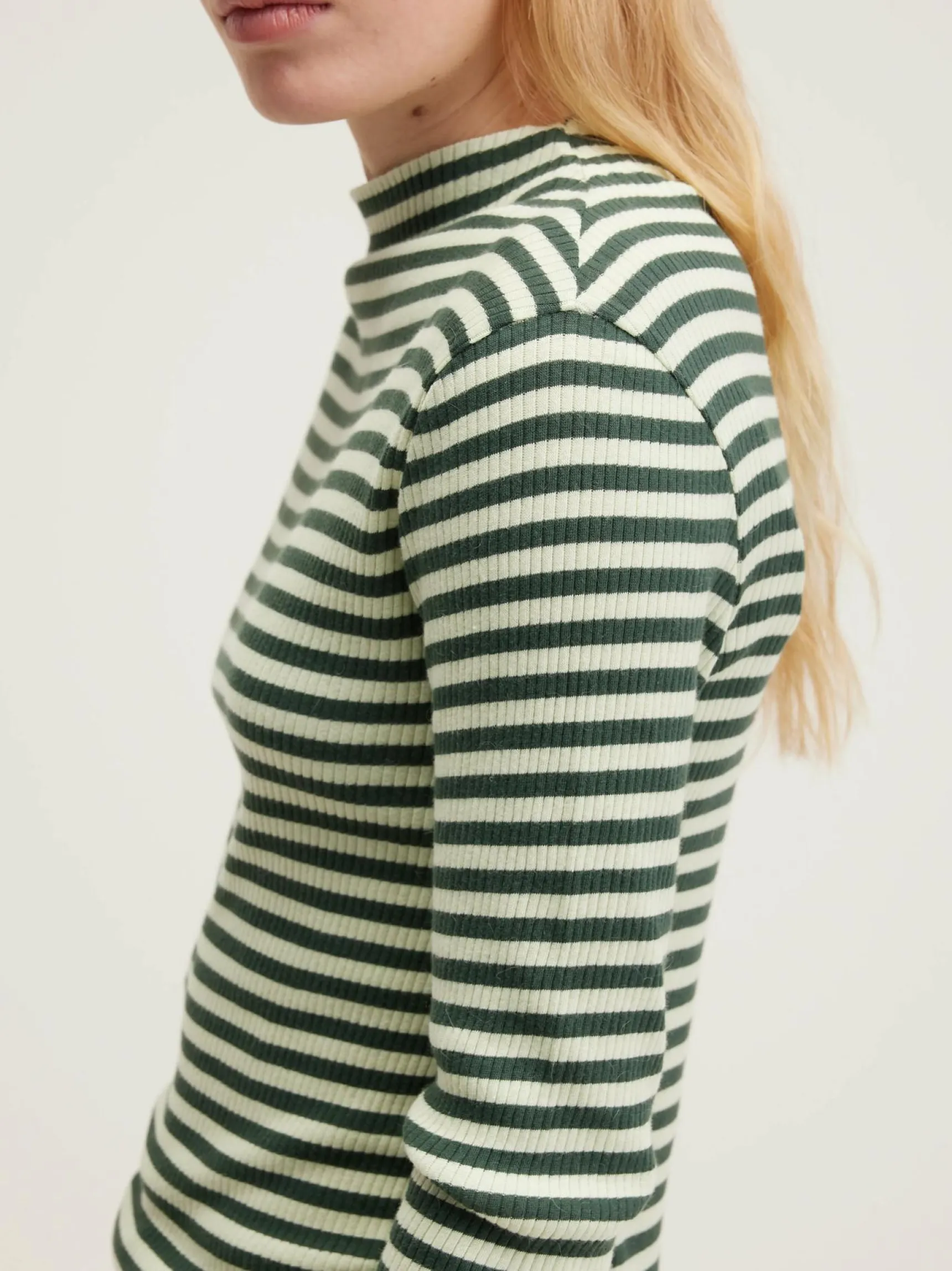 viory-slim-t-shirt-oyrdpIrH-5.webp Clearance Bellerose Viory Slim T-shirt Gardenia